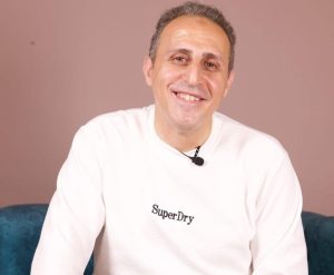 د. مصطفى محمود يحذّر من عادات يومية تسبب أمراض اللثة وتسوس الأسنان