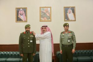 مُحافظ وادي الدواسر يقلّد العقيد المشاوية رتبته الجديدة