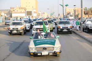 مسيرة وطنية على طريق الملك عبدالعزيز في وادي الدواسر ابتهاجًا باليوم الوطني الـ95