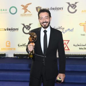 بالصور.. تكريم الفنان الرائع أحمد زاهر وبناته ملك وليلى والمنتج هشام جمال